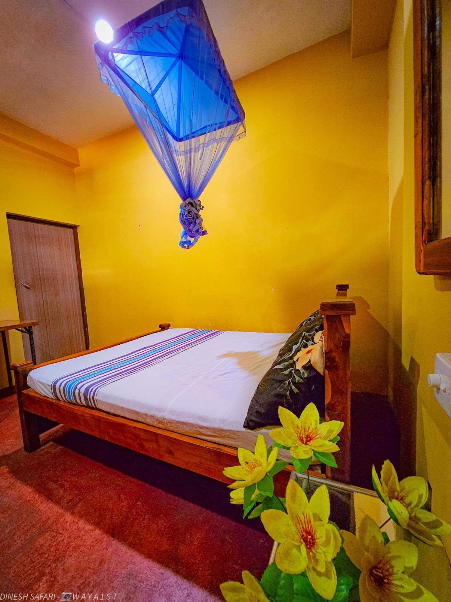 Dinesh Safari Homestay Udawalawe Buitenkant foto