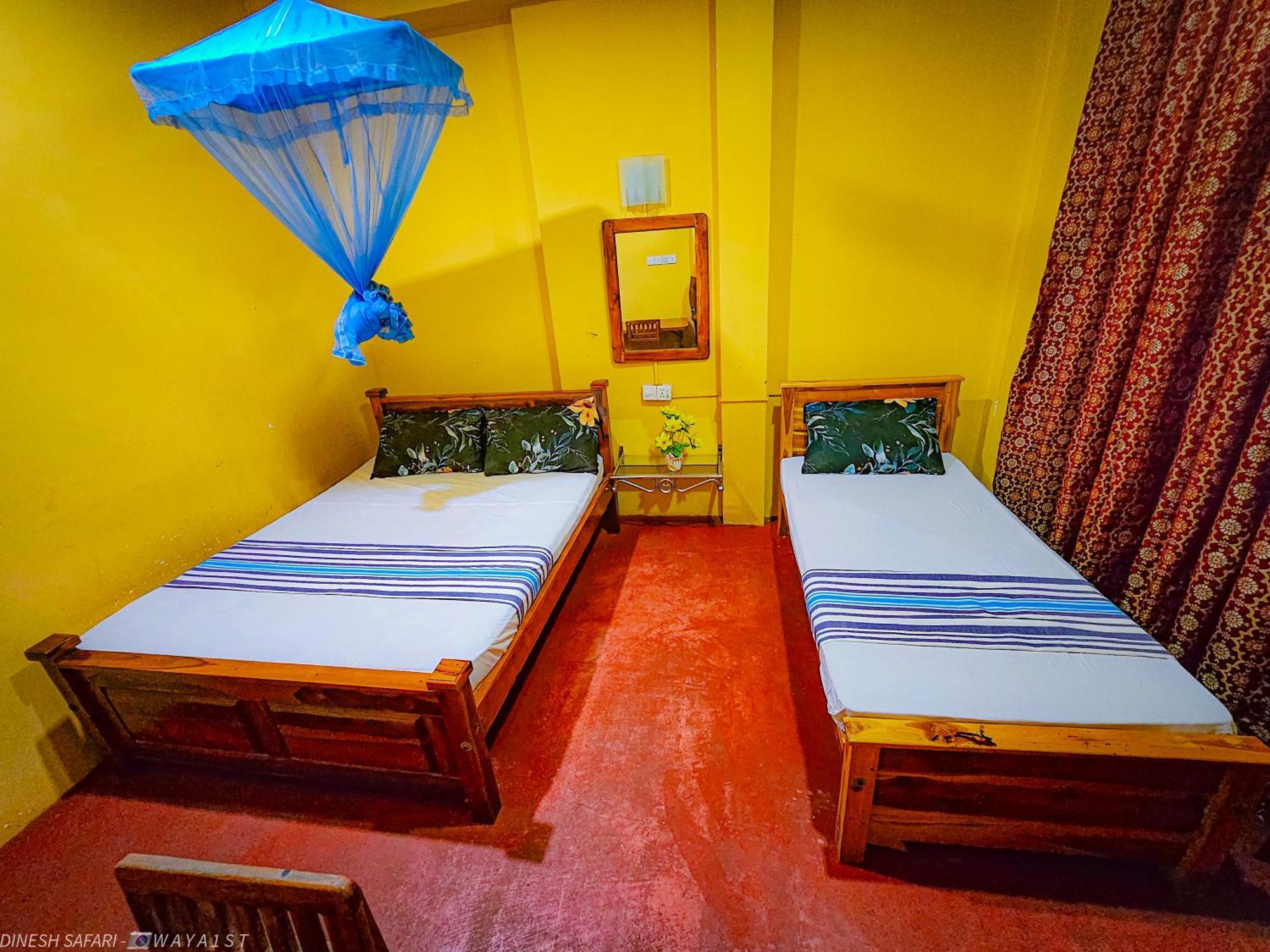 Dinesh Safari Homestay Udawalawe Buitenkant foto