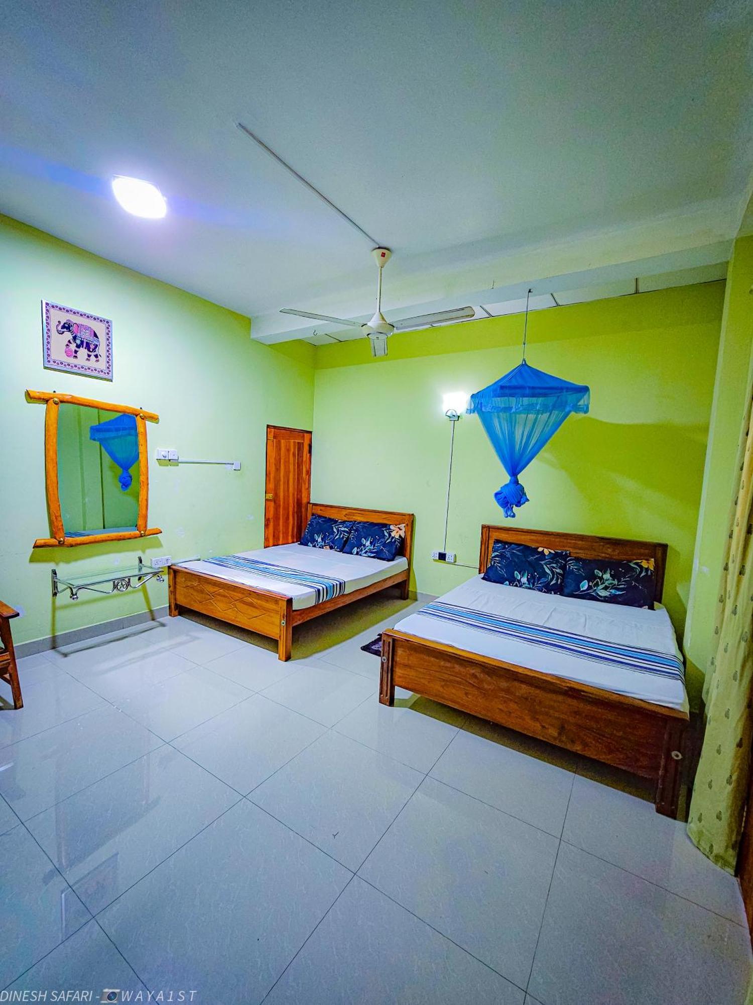 Dinesh Safari Homestay Udawalawe Buitenkant foto