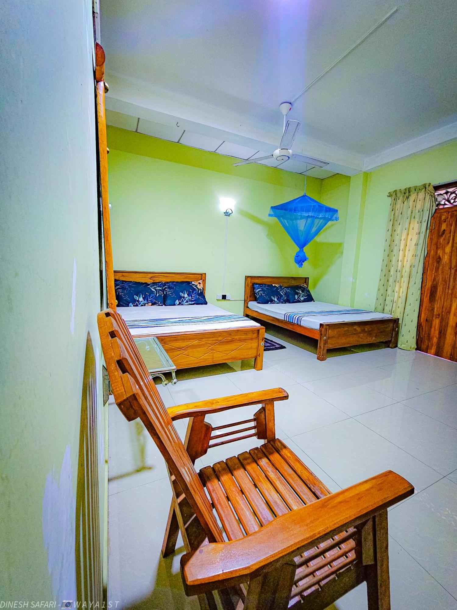 Dinesh Safari Homestay Udawalawe Buitenkant foto