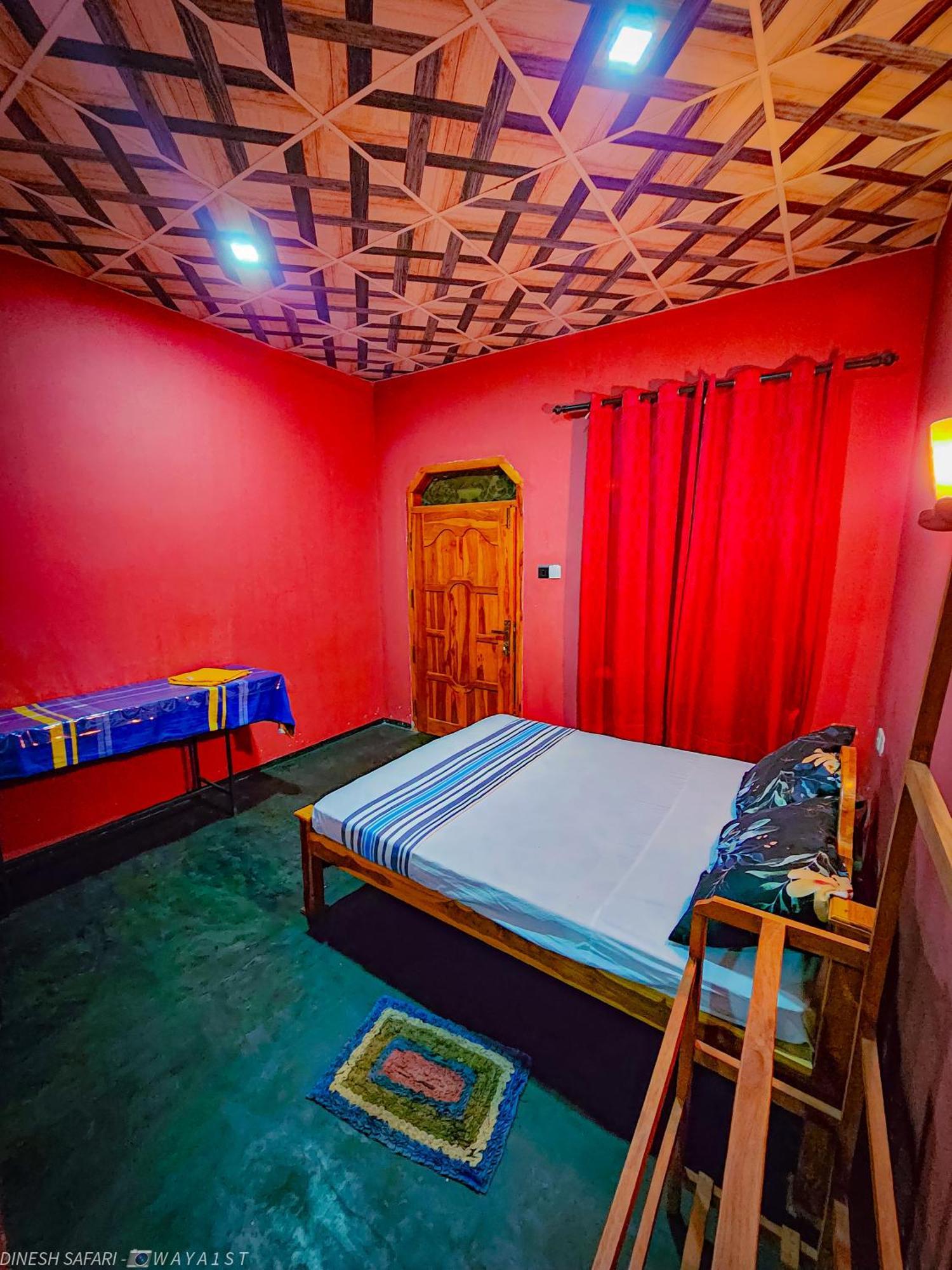 Dinesh Safari Homestay Udawalawe Buitenkant foto