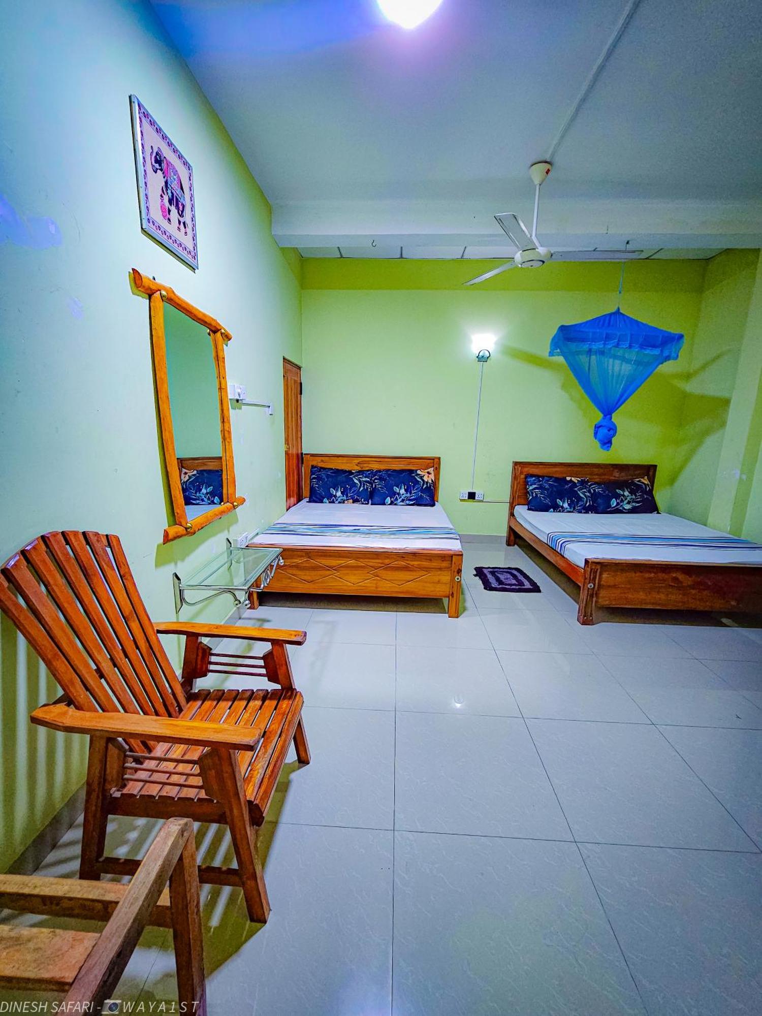 Dinesh Safari Homestay Udawalawe Buitenkant foto